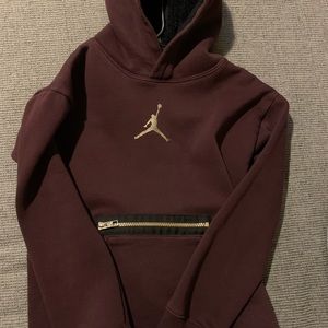 Boys burgundy Jordan hoodie with gold zipper & emblem